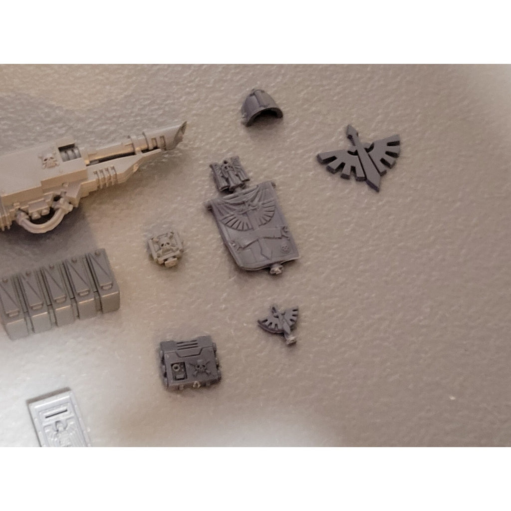 A18906 WARHAMMER 40K SPACE MARINES BITS LOT TANK RHINO RAZORBACK DARK ANGELS