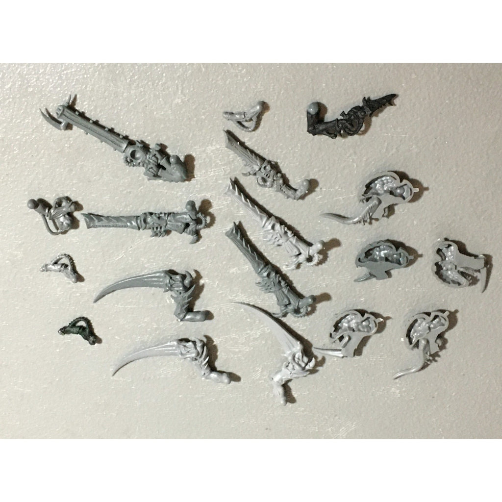 A22315 WARHAMMER 40K TYRANIDS BITS LOT MIXED GAMES WORKSHOP GW