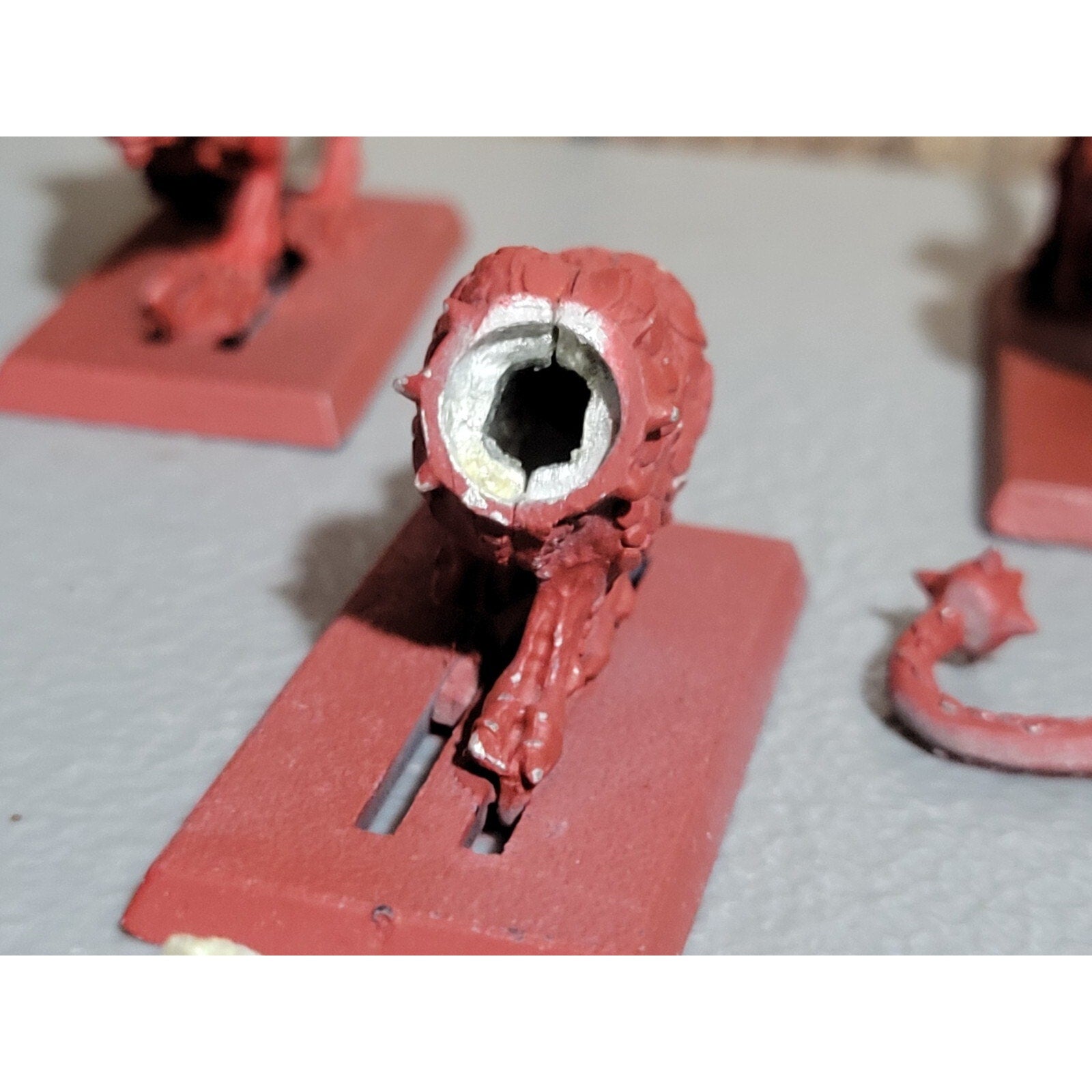 A18131 WARHAMMER 40K CHAOS DAEMONS METAL FLESH HOUNDS OF KHORNE MISS 1 HEAD
