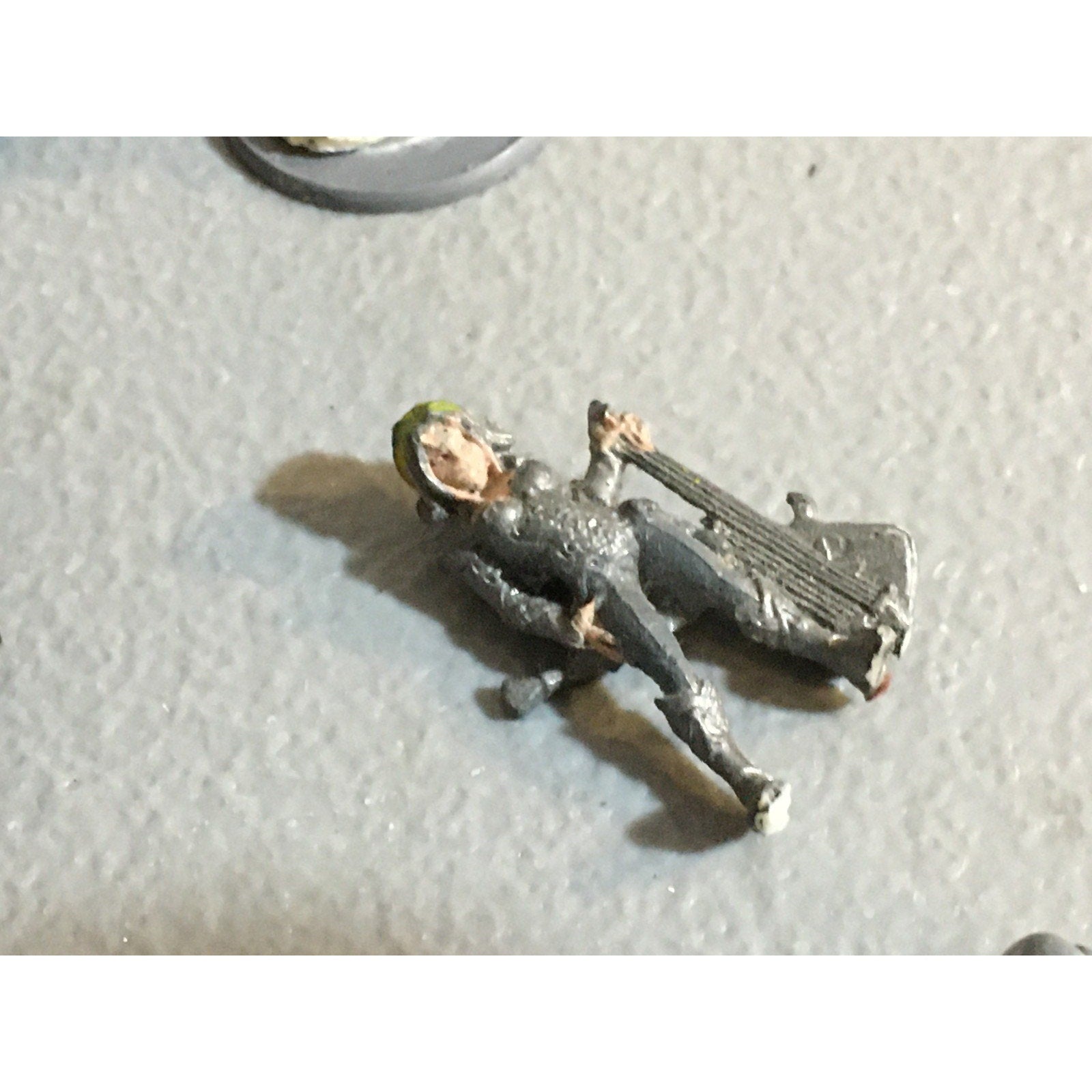 A32534 UNKNOWN MINIATURES PLASTIC INCOMPLETE WARRIOR SOLDIER