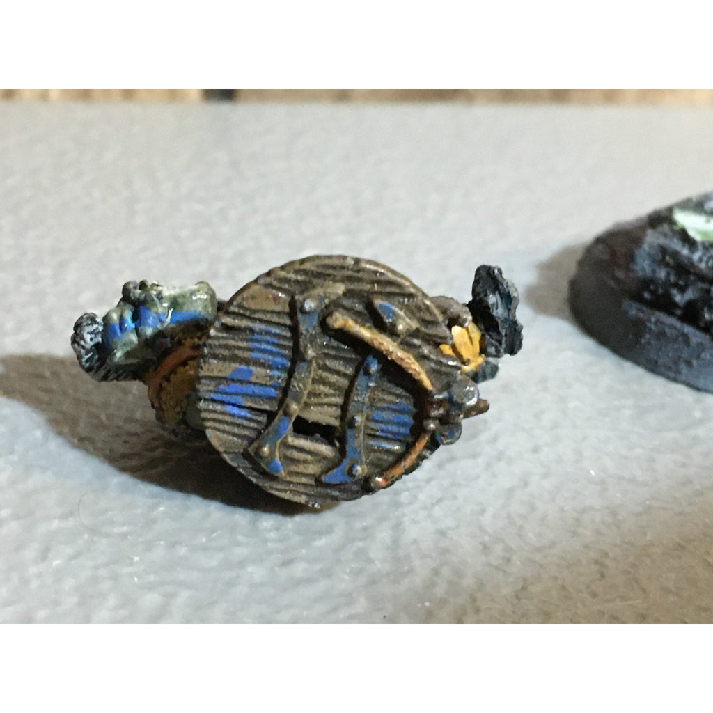 A32471 WARHAMMER FANTASY CITADEL VINTAGE HOBGOBLIN WARRIOR METAL PAINT BASE