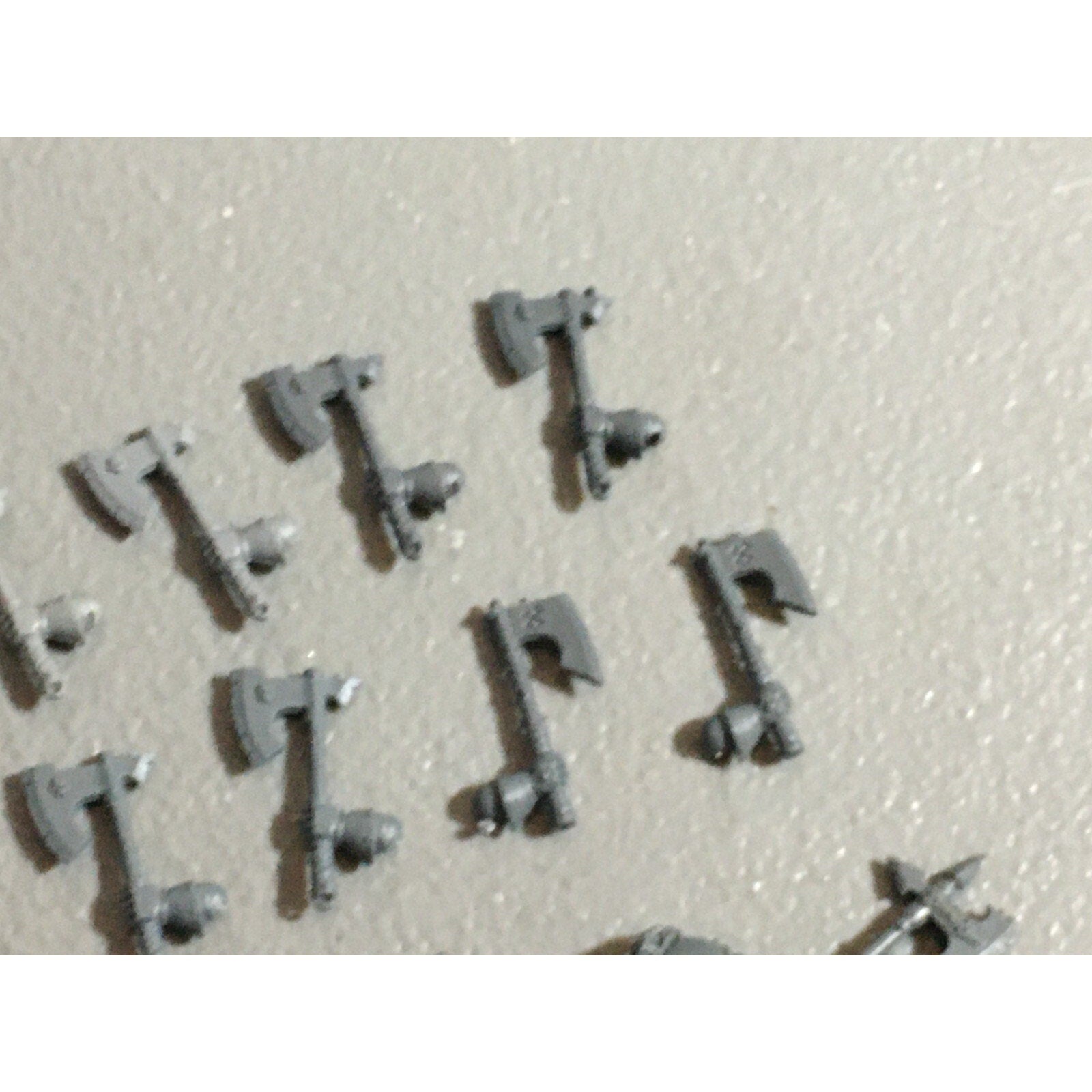 A22213 WARHAMMER FANTASY CHAOS MORTALS BITS LOT AXE HANDS GAMES WORKSHOP