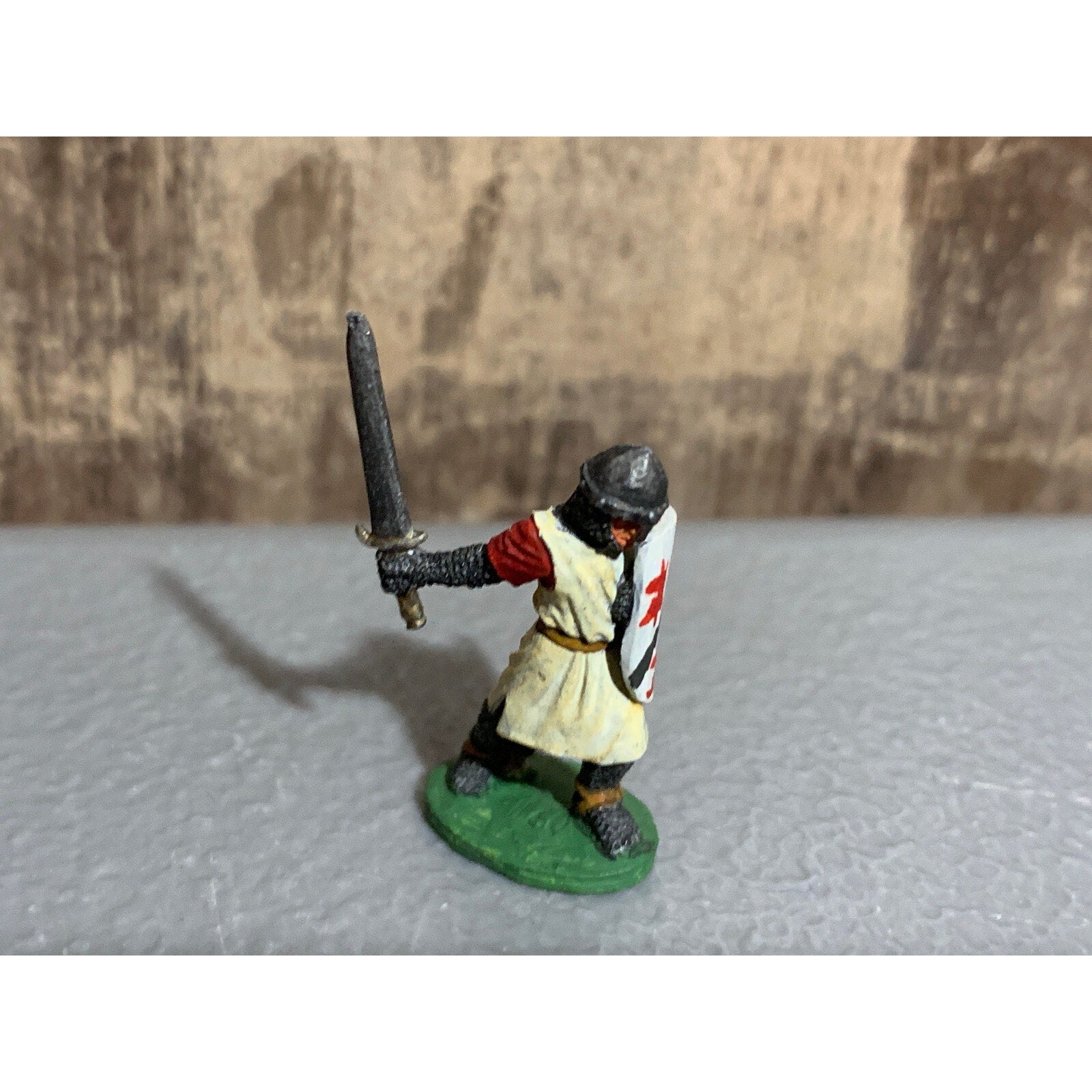 A10016 RAL PARTHA METAL OOP AVALON MAN AT ARMS SWORD ARM EXTENDED PAINTED