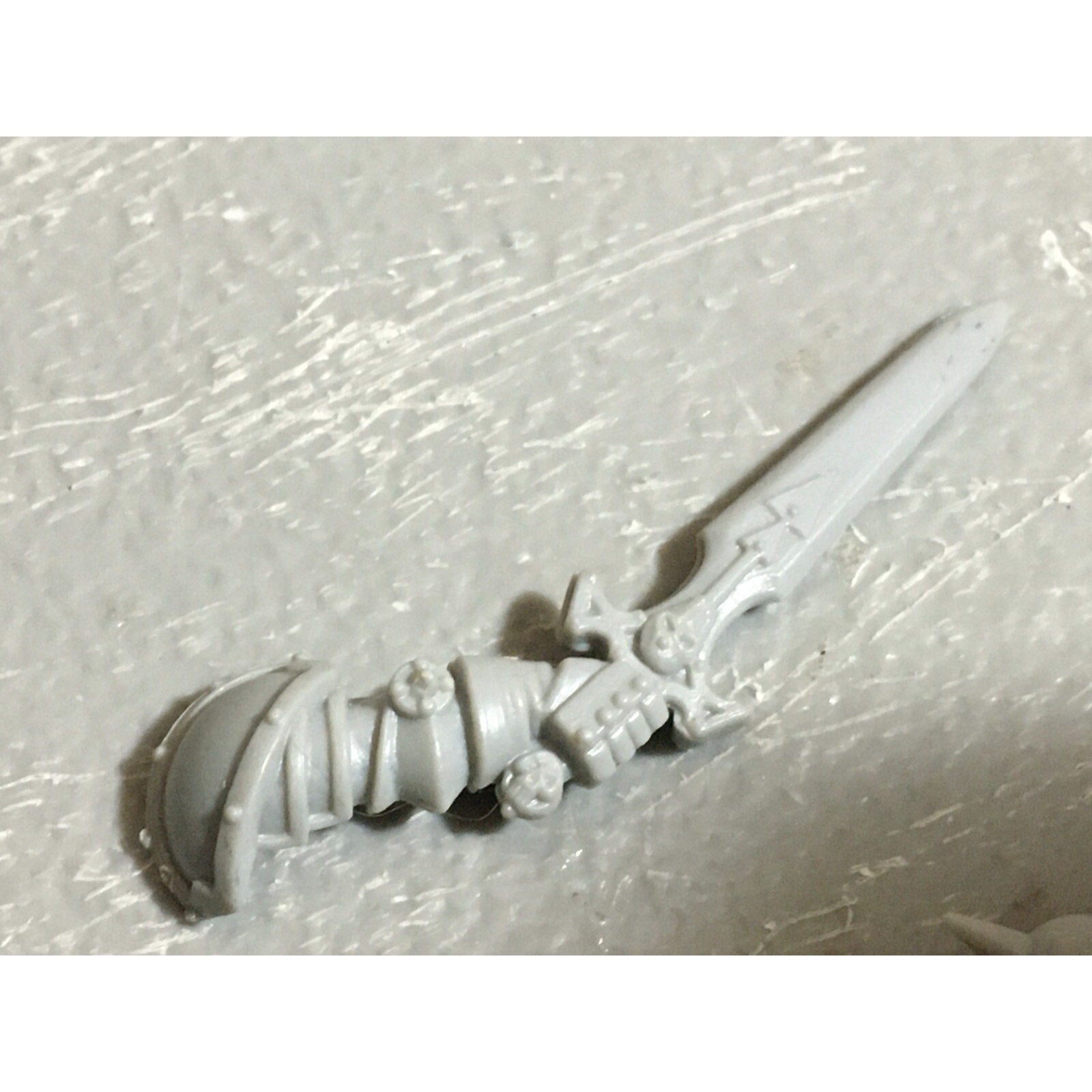 A22252 WARHAMMER FANTASY CHAOS MORTALS BITS LOT WARRIORS KNIGHTS WEAPONS GW OOP