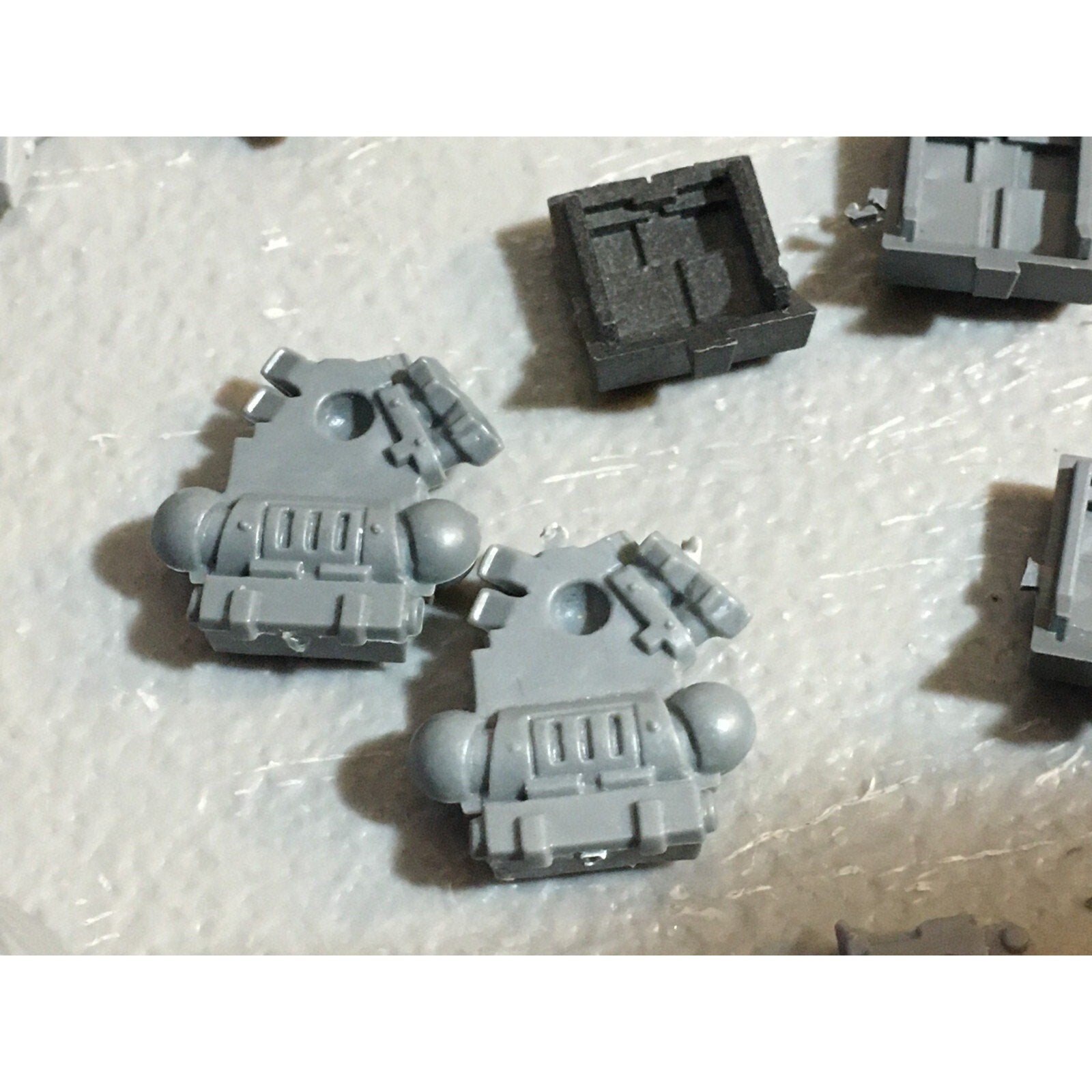 A23266 WARHAMMER 40K SPACE MARINES BITS LOT MIXED VEHICLE BACKPACK GW