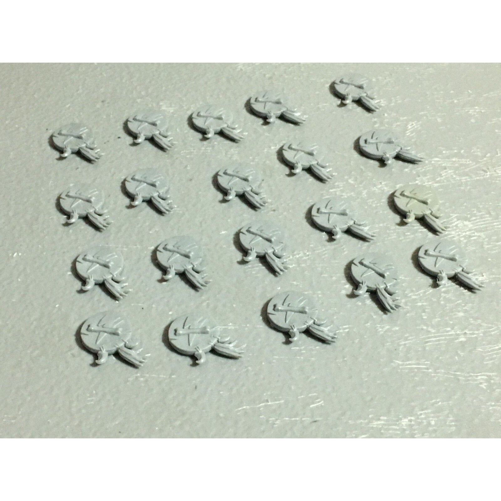 A22624 WARHAMMER FANTASY ORCS & GOBLINS BITS LOT GOBLIN SHIELD GAMES WORKSHOP GW