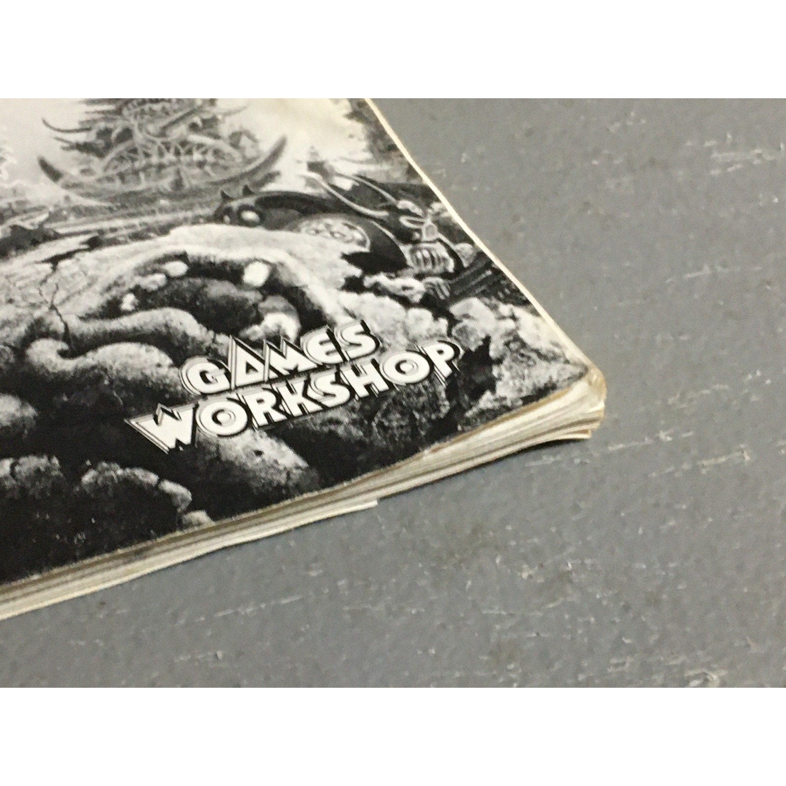 A31710 WARHAMMER EPIC 40K RENEGADES BOOK PLAYED USED GW GAMES WORKSHOP