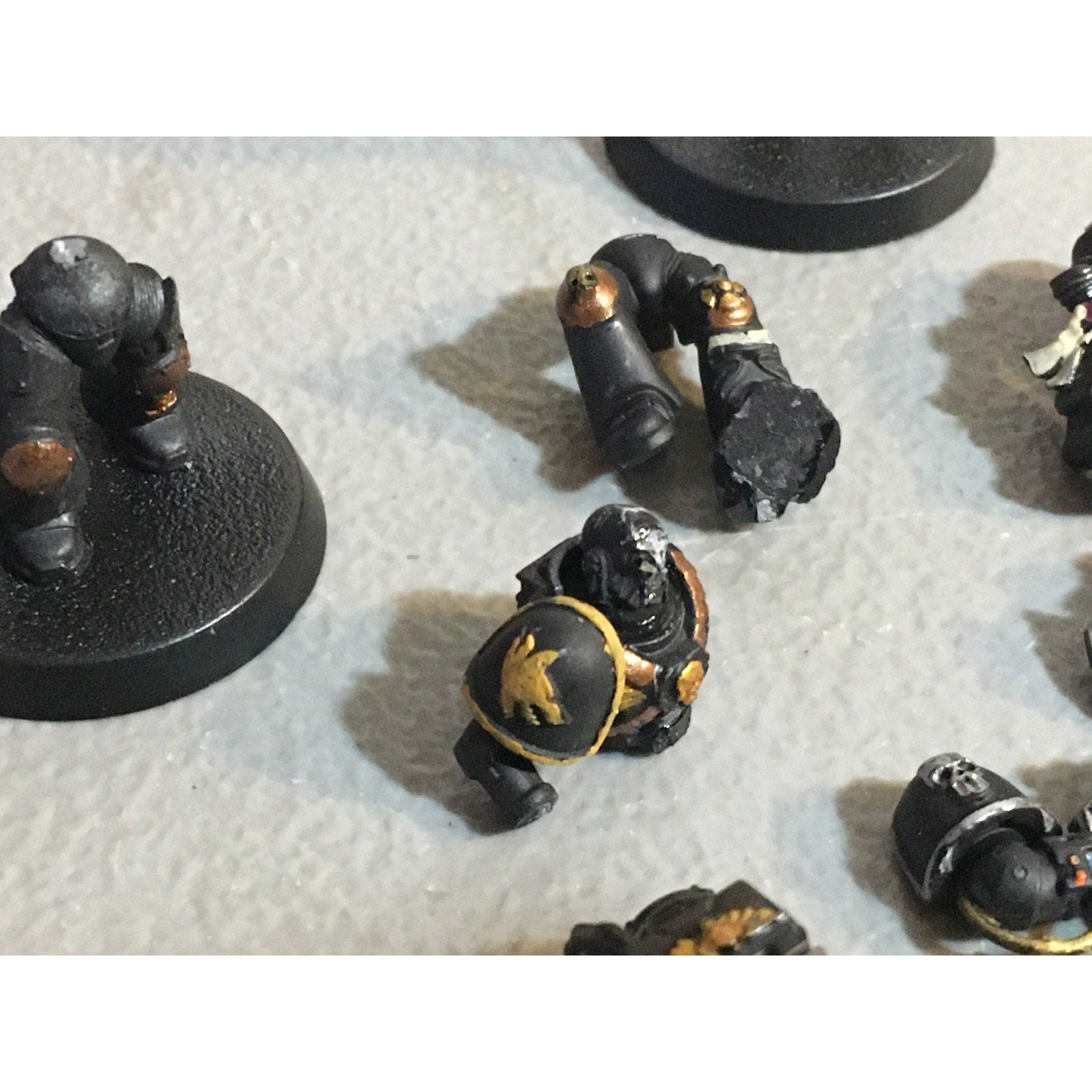 A33581 WARHAMMER 40K SPACE MARINES BITS LOT JUMP LEGS CHEST ARMS GW