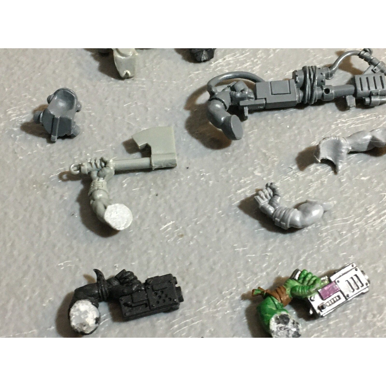 A23239 WARHAMMER 40K SPACE ORKS BITS LOT ARMS HEADS GAMES WORKSHOP GW