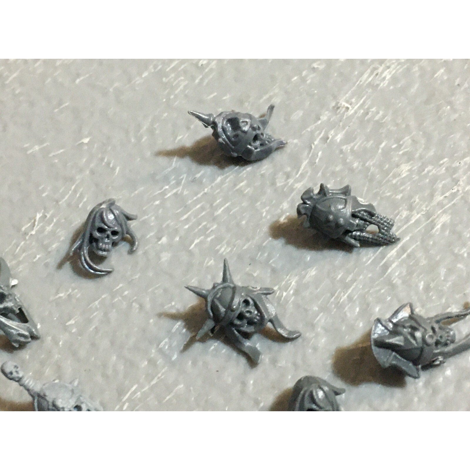 A23413 WARHAMMER FANTASY VAMPIRE COUNTS UNDEAD BITS LOT SKELETON WIGHT HEADS GW