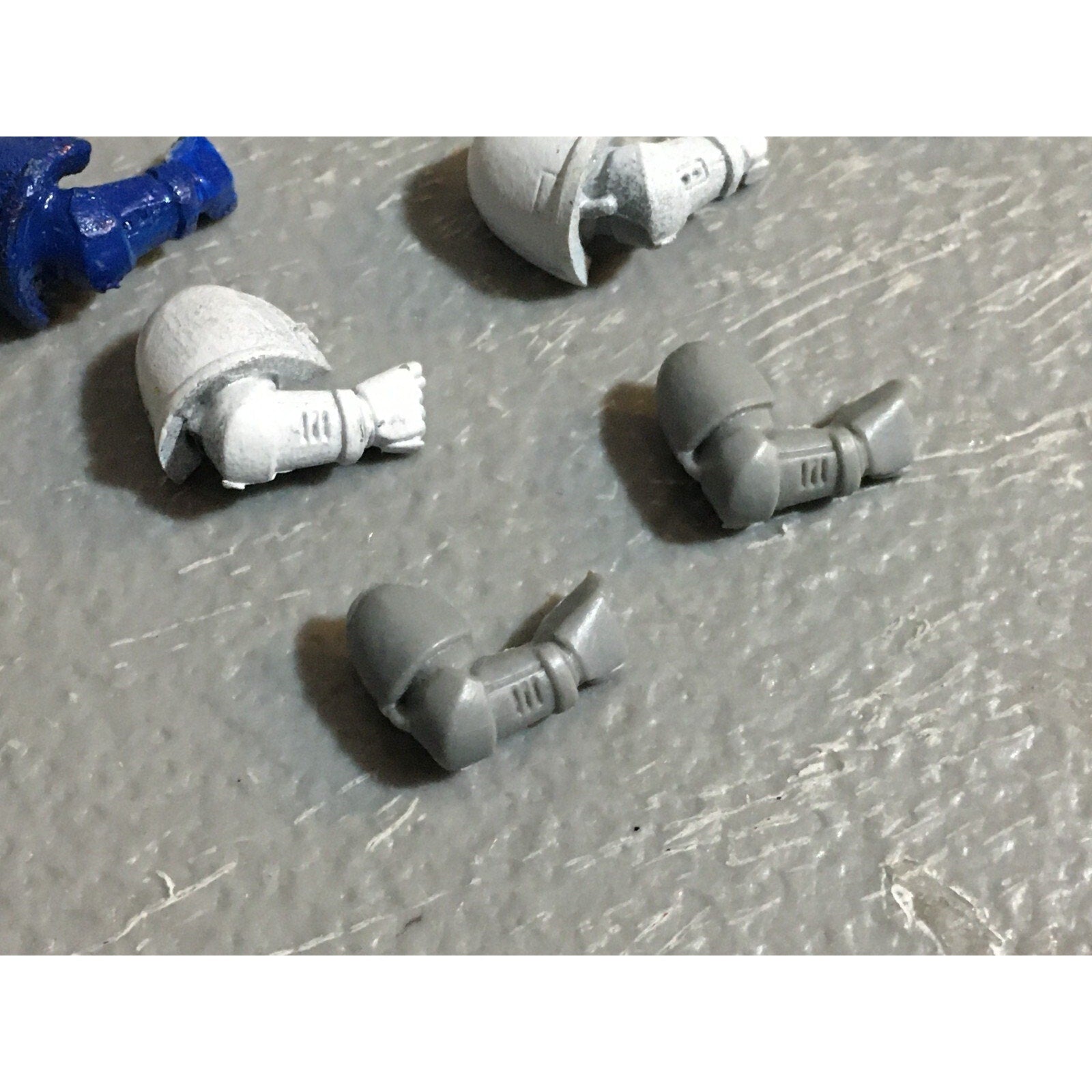 A22957 WARHAMMER 40K SPACE MARINES BITS LOT ARMS GAMES WORKSHOP GW