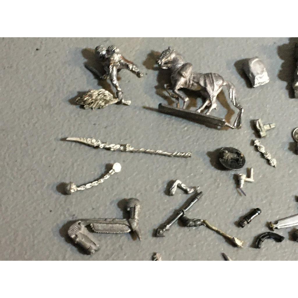 A32555 UNKNOWN MINIATURES ALL METAL BITS LOT FANTASY SCI-FI MIXED