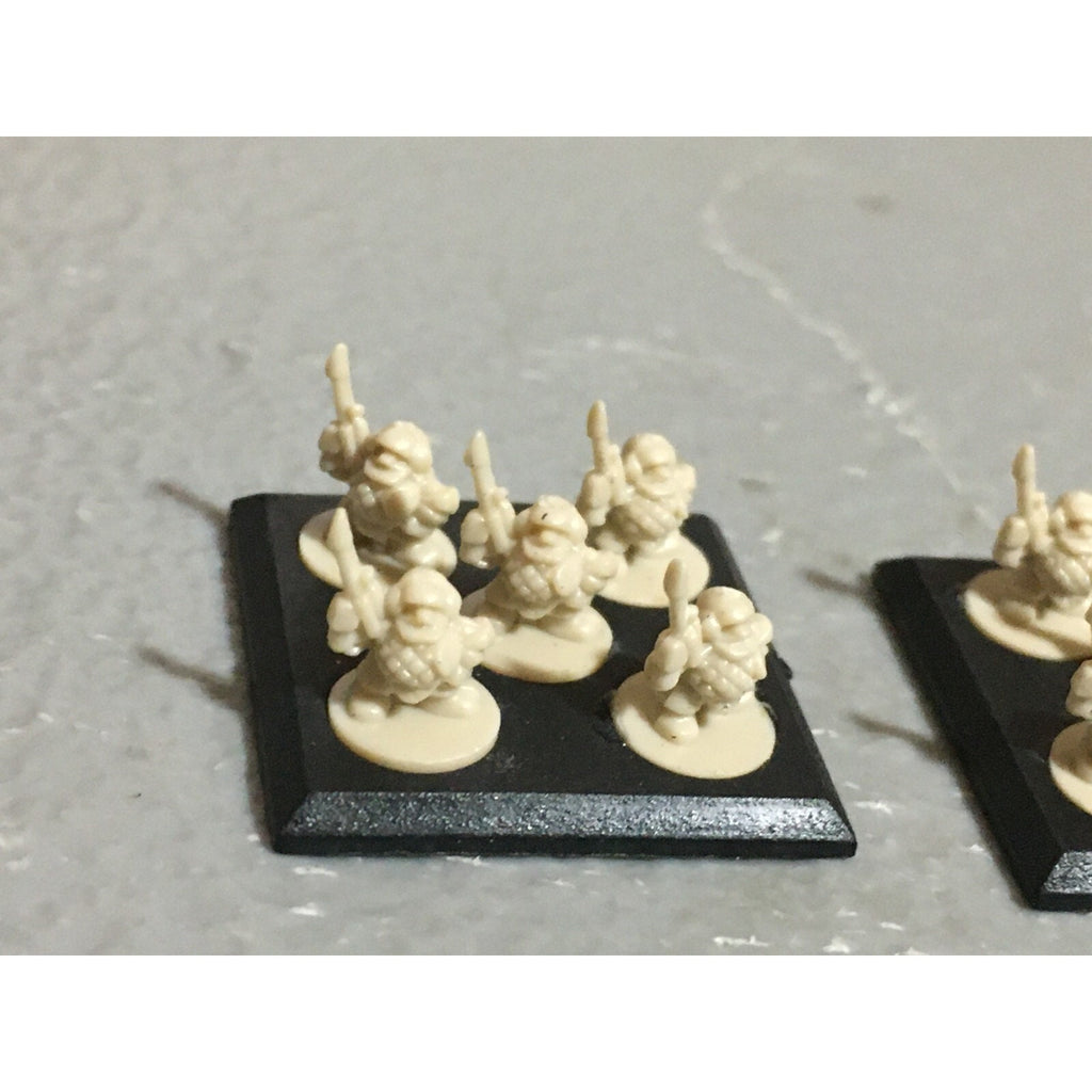 A16265 EPIC WARHAMMER 40K SPACE MARINES SQUATS WARRIORS 4 STANDS GW
