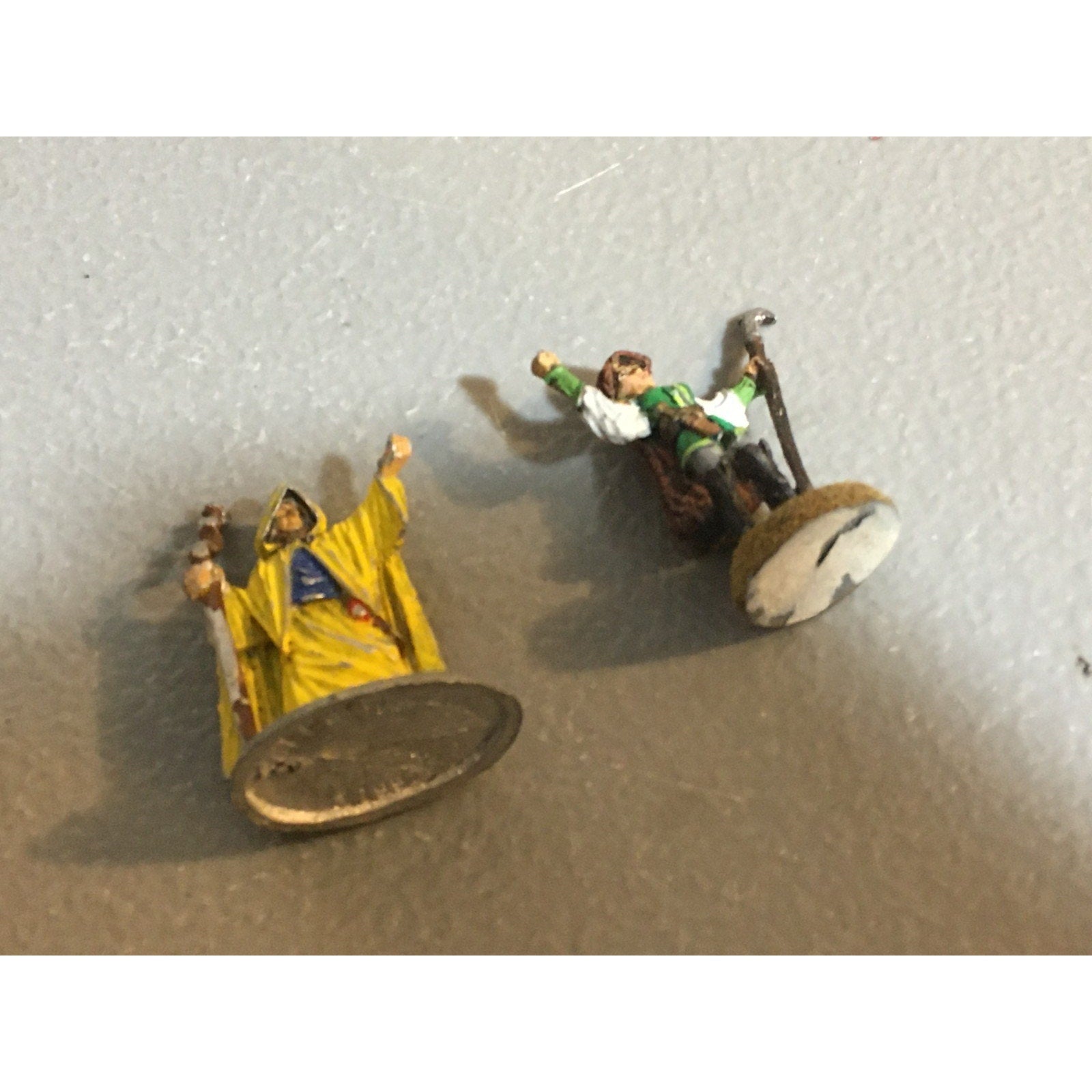 A24864 UNBRANDED METAL TABLETOP OLD OOP D&D FANTASY MAGES WIZARDS MINIATURES