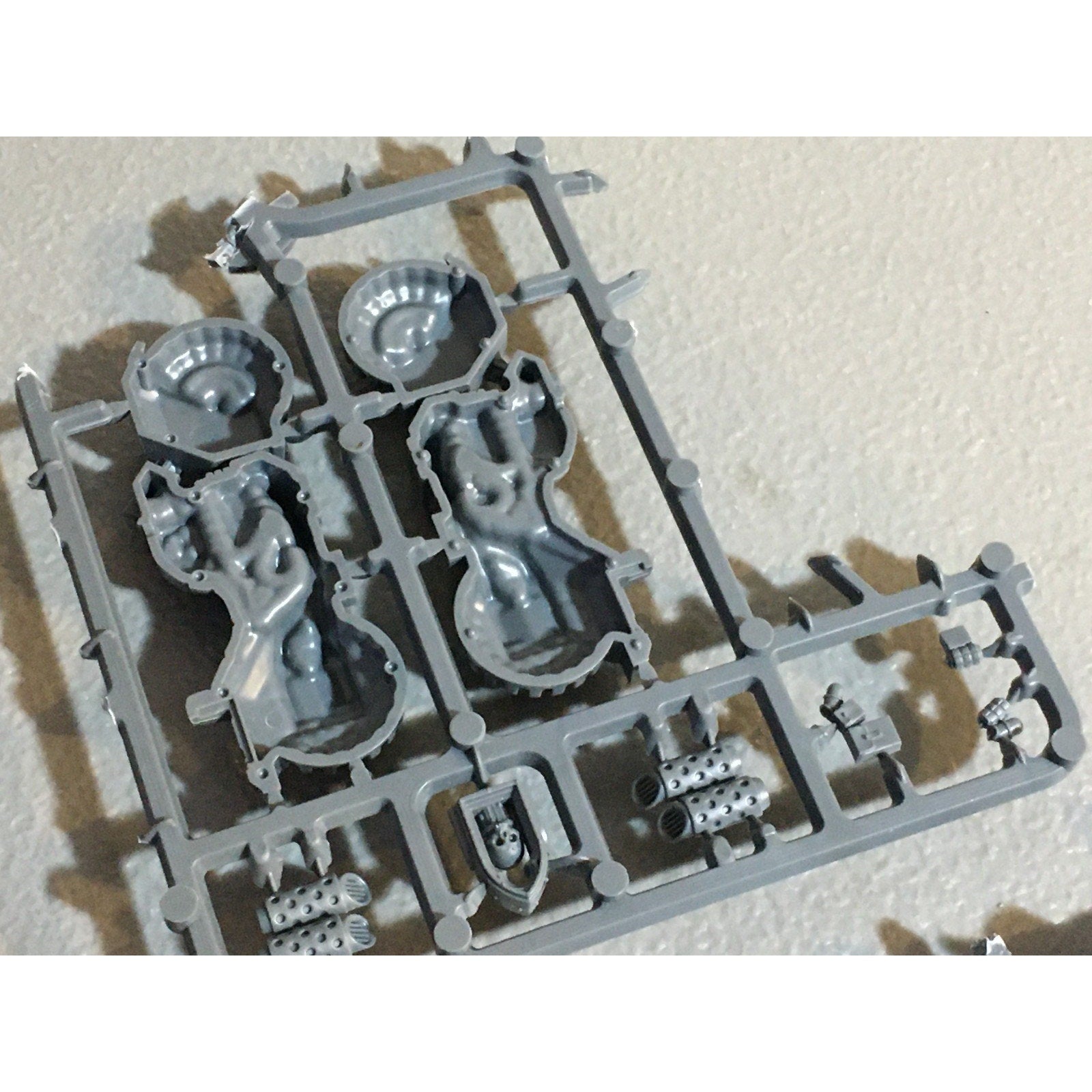 A29498 WARHAMMER 40K SPACE MARINES DARK ANGELS BITS ON SPRUE LOT RAVENWING GW