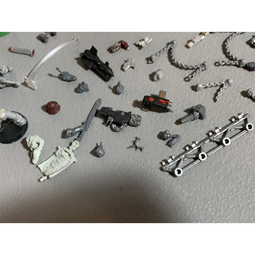 A16811 WARHAMMER 40K SPACE MARINES IMPERIAL & CHAOS BITS LOT GW GAMES WORKSHOP