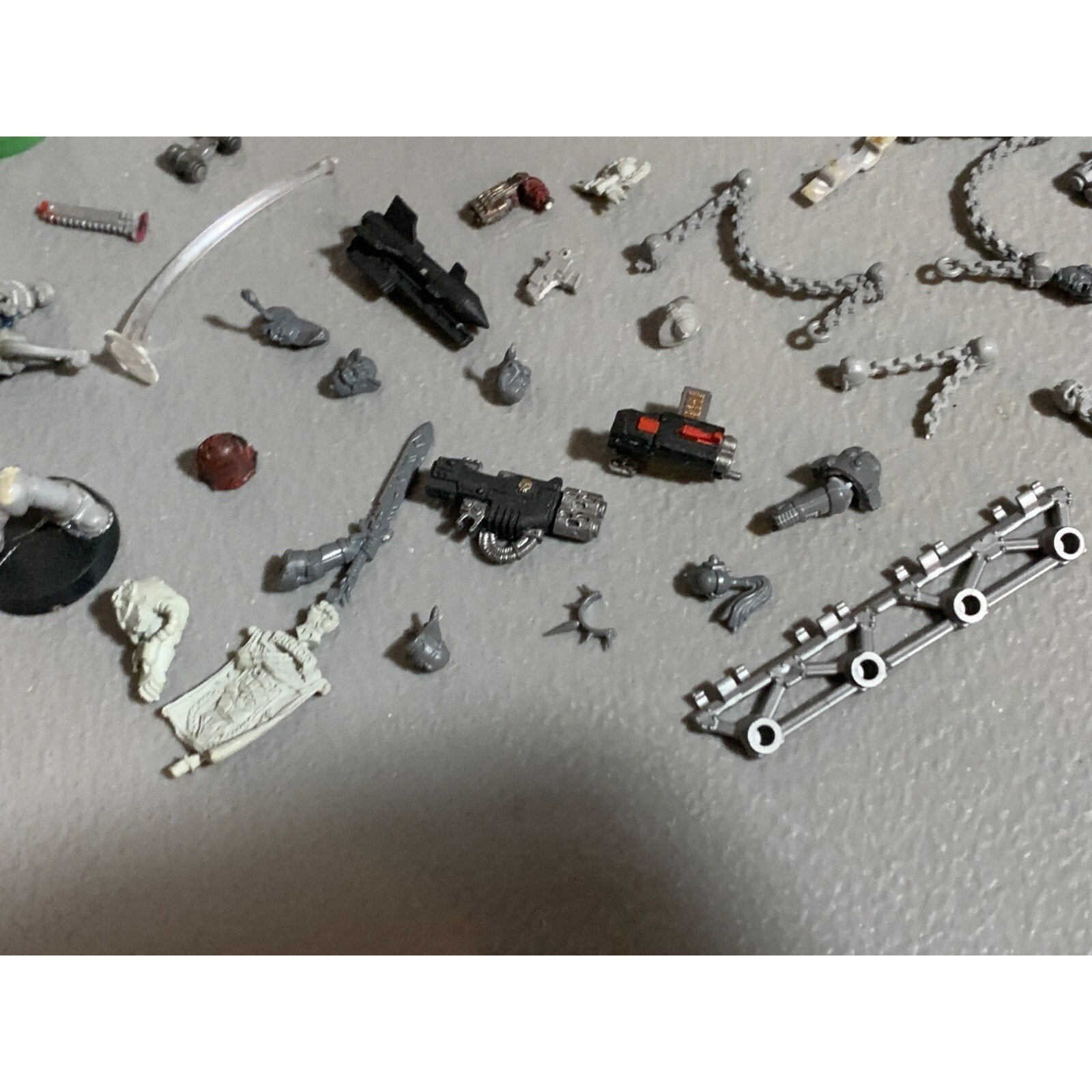 A16811 WARHAMMER 40K SPACE MARINES IMPERIAL & CHAOS BITS LOT GW GAMES WORKSHOP