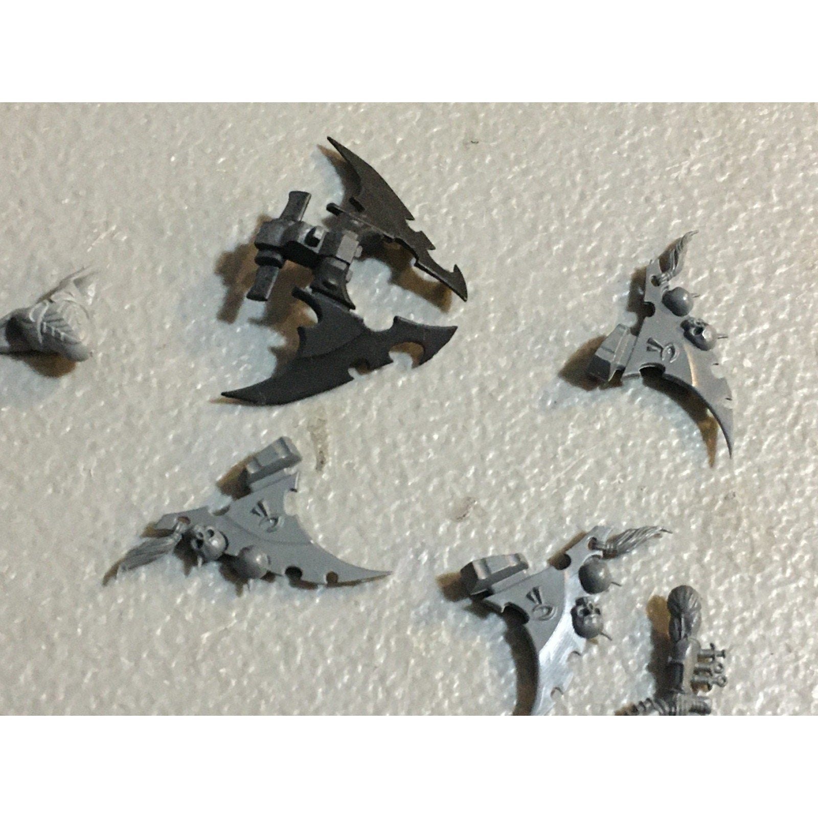 A27444 WARHAMMER 40K DARK ELDAR BITS LOT ARMS HANDS BLADE GW