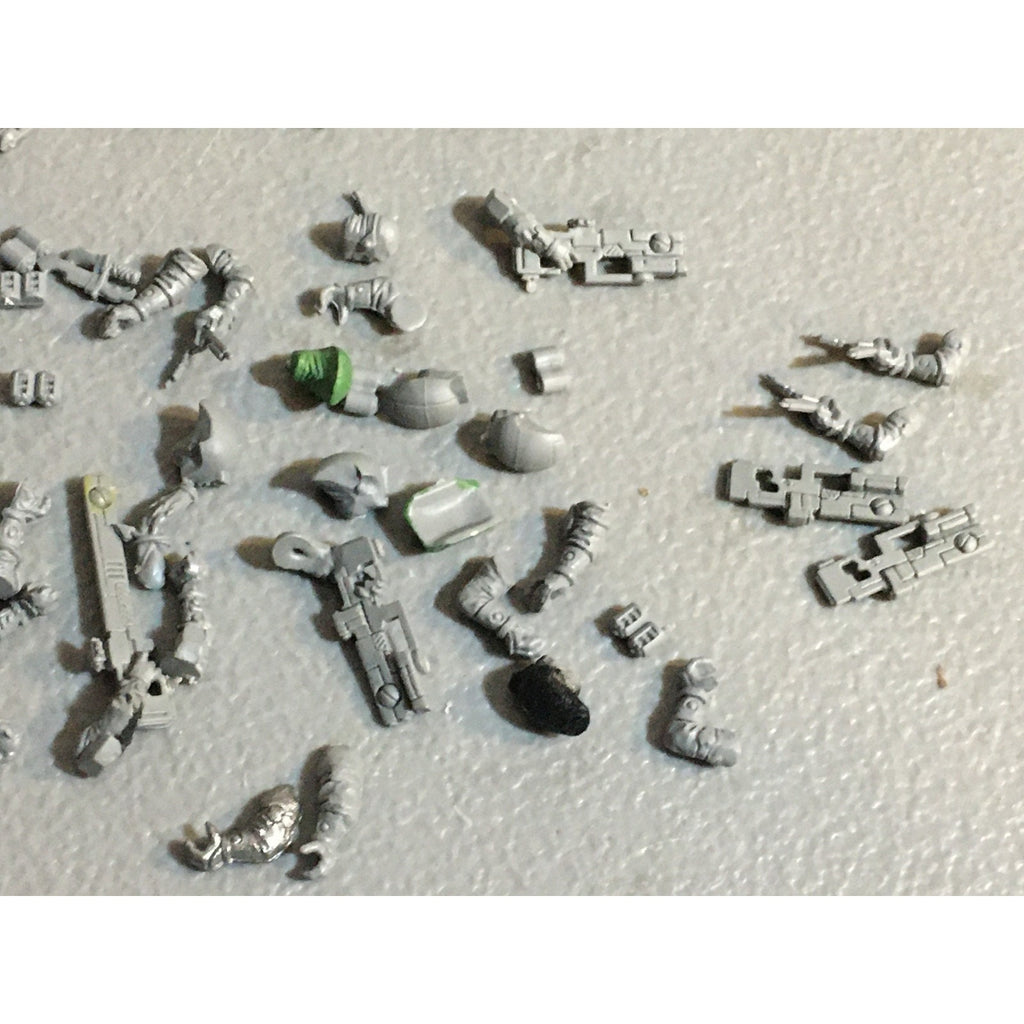 A33932 WARHAMMER 40K TAU EMPIRE FIRE WARRIORS BITS LOT GW GAMES WORKSHOP