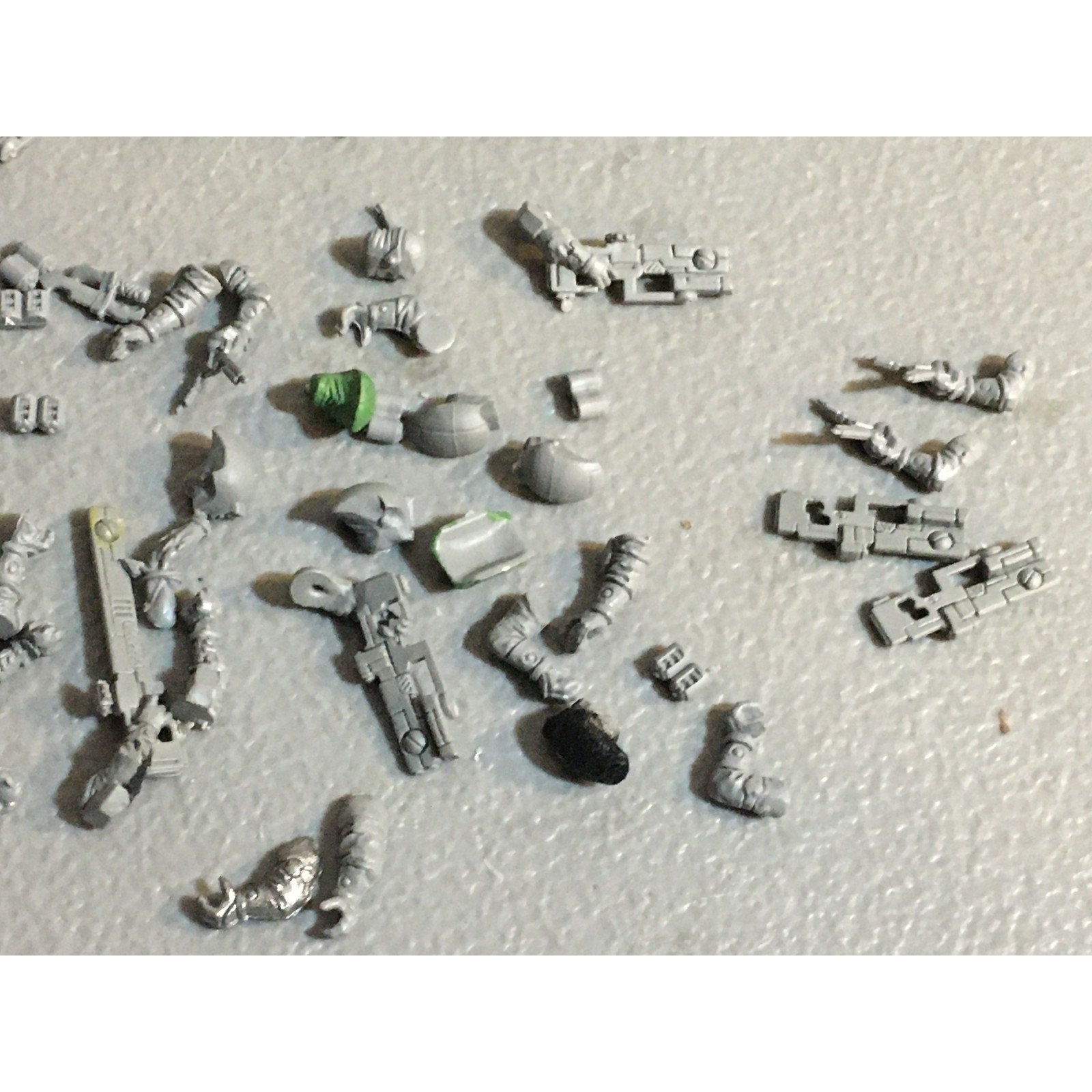 A33932 WARHAMMER 40K TAU EMPIRE FIRE WARRIORS BITS LOT GW GAMES WORKSHOP