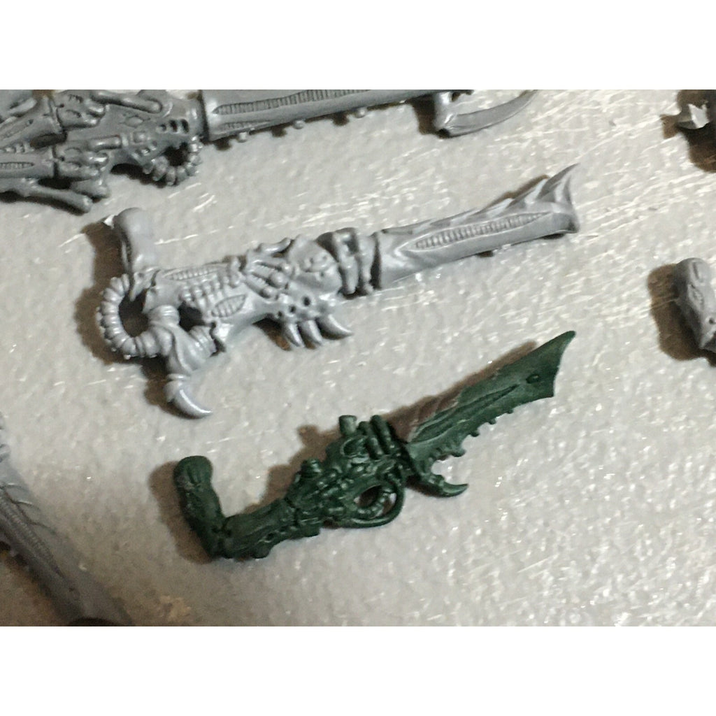 A22314 WARHAMMER 40K TYRANIDS BITS LOT MIXED GAMES WORKSHOP GW