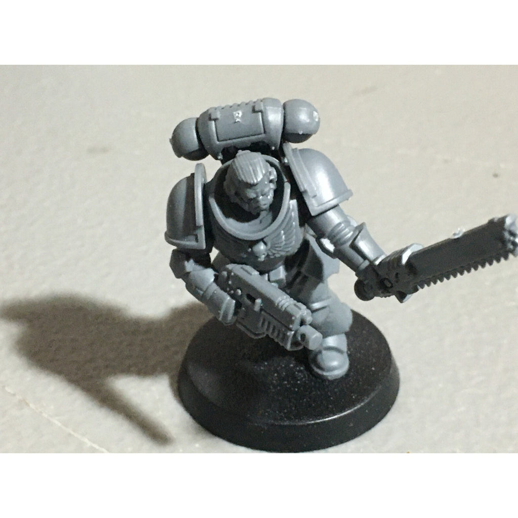 A22418 WARHAMMER 40K MIXED BITS LOT BOLTERS HEADS ARMS GAMES WORKSHOP GW