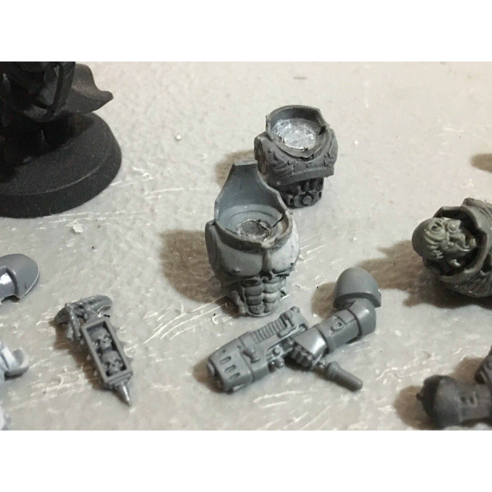 A20115 WARHAMMER 40K SPACE MARINES DARK BLOOD ANGELS BLACK TEMPLARS BITS LOT