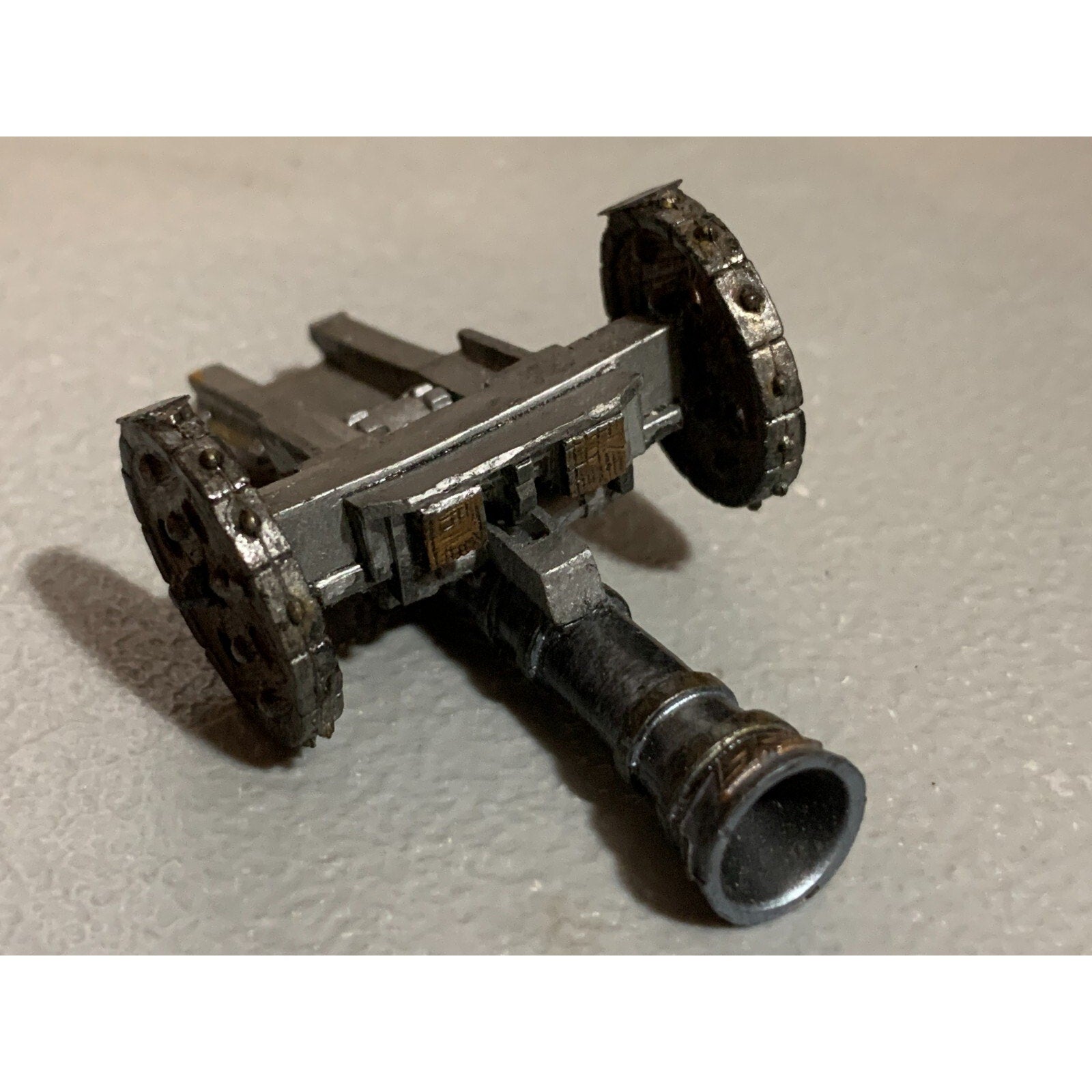 A16892 UNKNOWN MINIATURE TABLETOP WARGAMES CANNON ARTILLERY PLASTIC