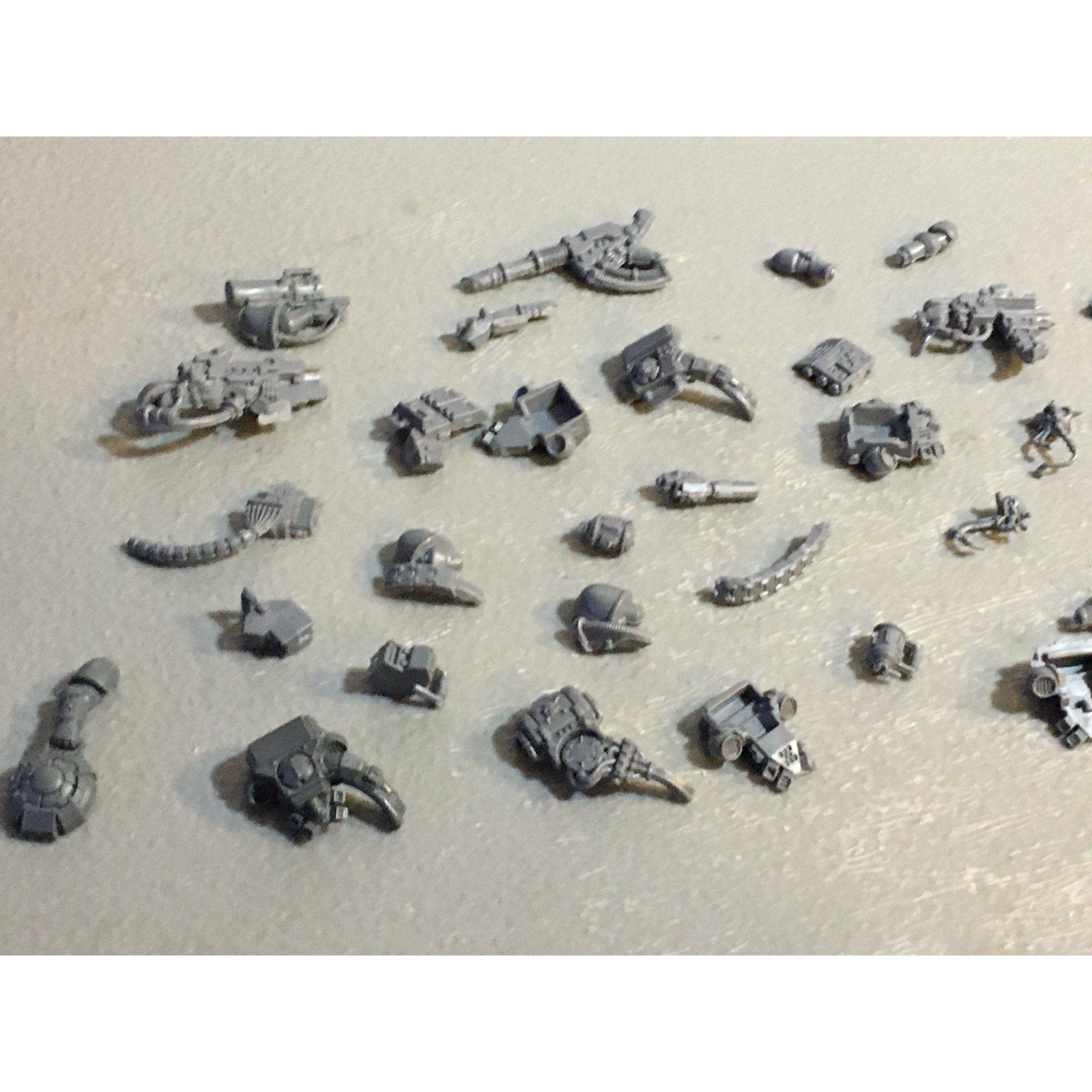 A29480 WARHAMMER 40K SPACE MARINES BITS LOT DEVASTATOR WEAPON BACKPACK GW
