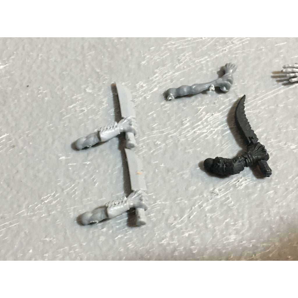 A23457 WARHAMMER FANTASY VAMPIRE COUNTS UNDEAD BITS LOT MIXED ARMS SPEARS GW