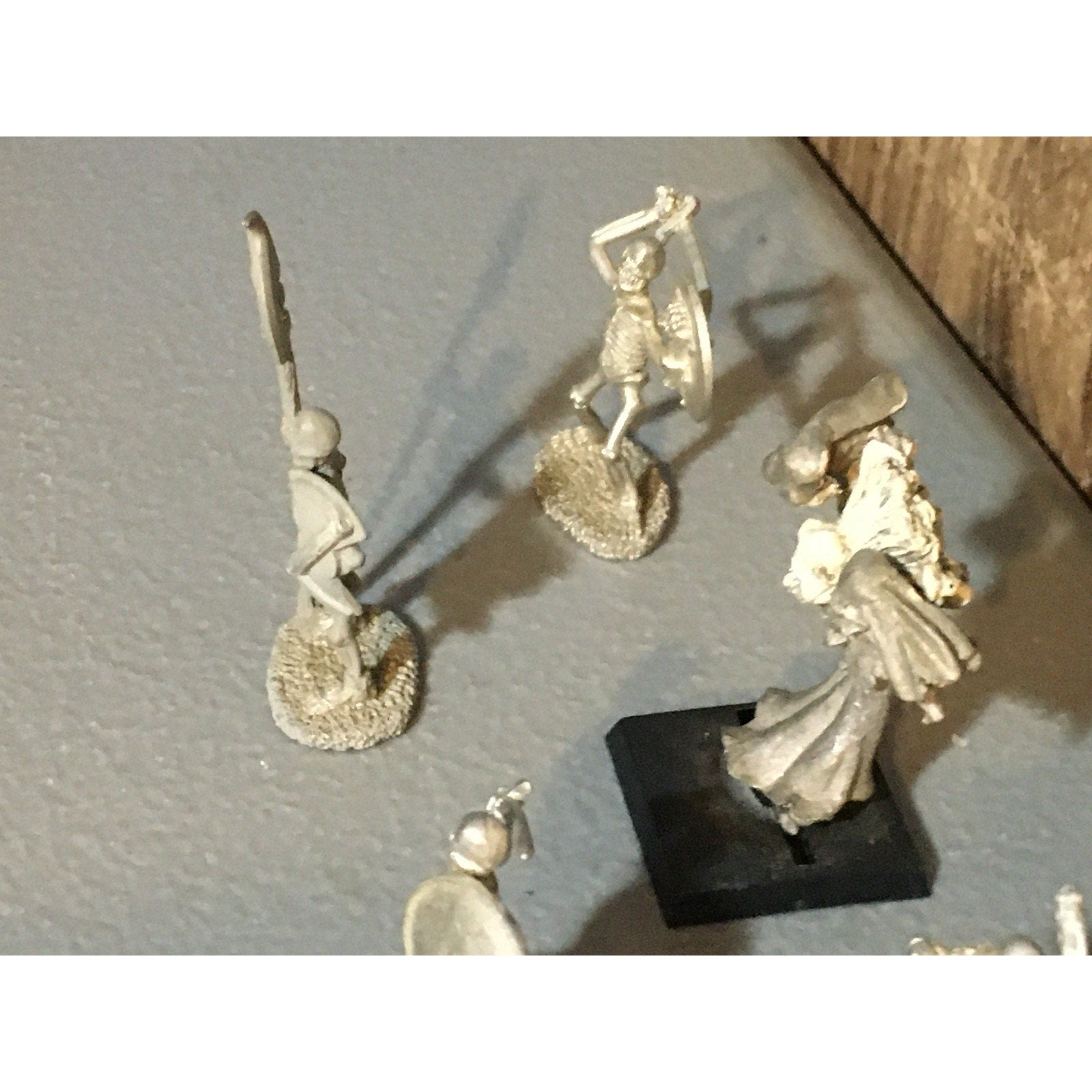 A32570 UNKNOWN MINIATURES METAL MINIATURES LOT SKELETON 4 PK + WRAITH
