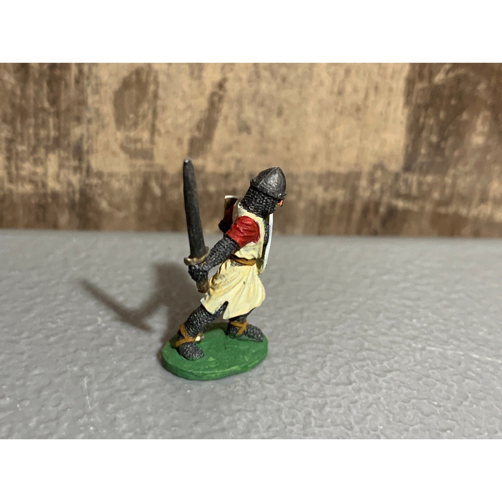 A10016 RAL PARTHA METAL OOP AVALON MAN AT ARMS SWORD ARM EXTENDED PAINTED