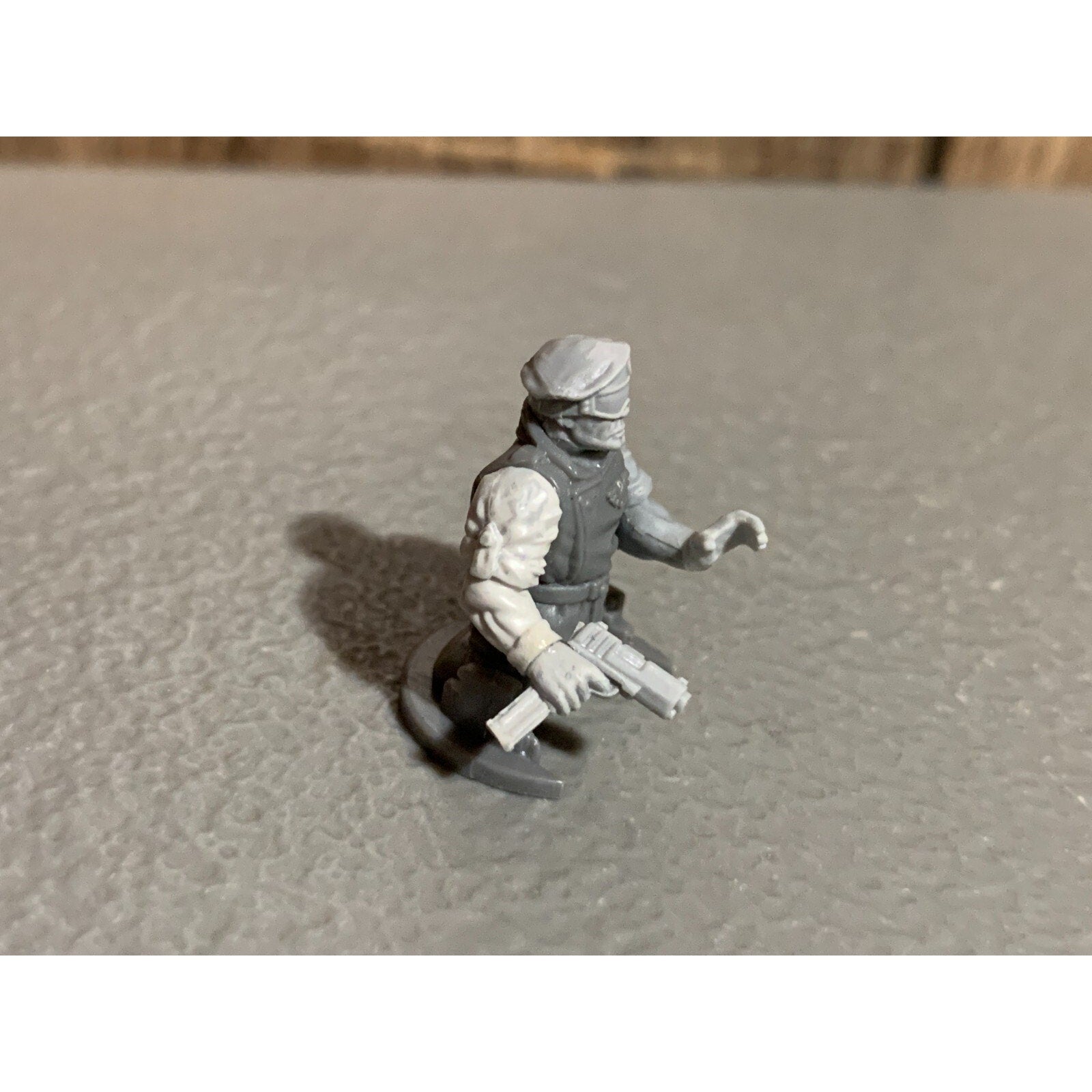 A16996 WARHAMMER 40K ASTRA MILITARUM IMPERIAL CUSTOM TANK SERGEANT / COMMANDER