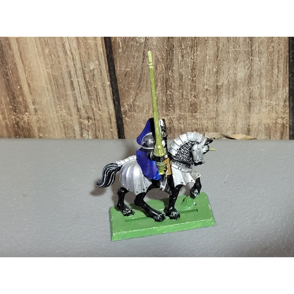 A18999 WARHAMMER FANTASY CHAOS MORTALS CLASSIC KNIGHT PLASTIC