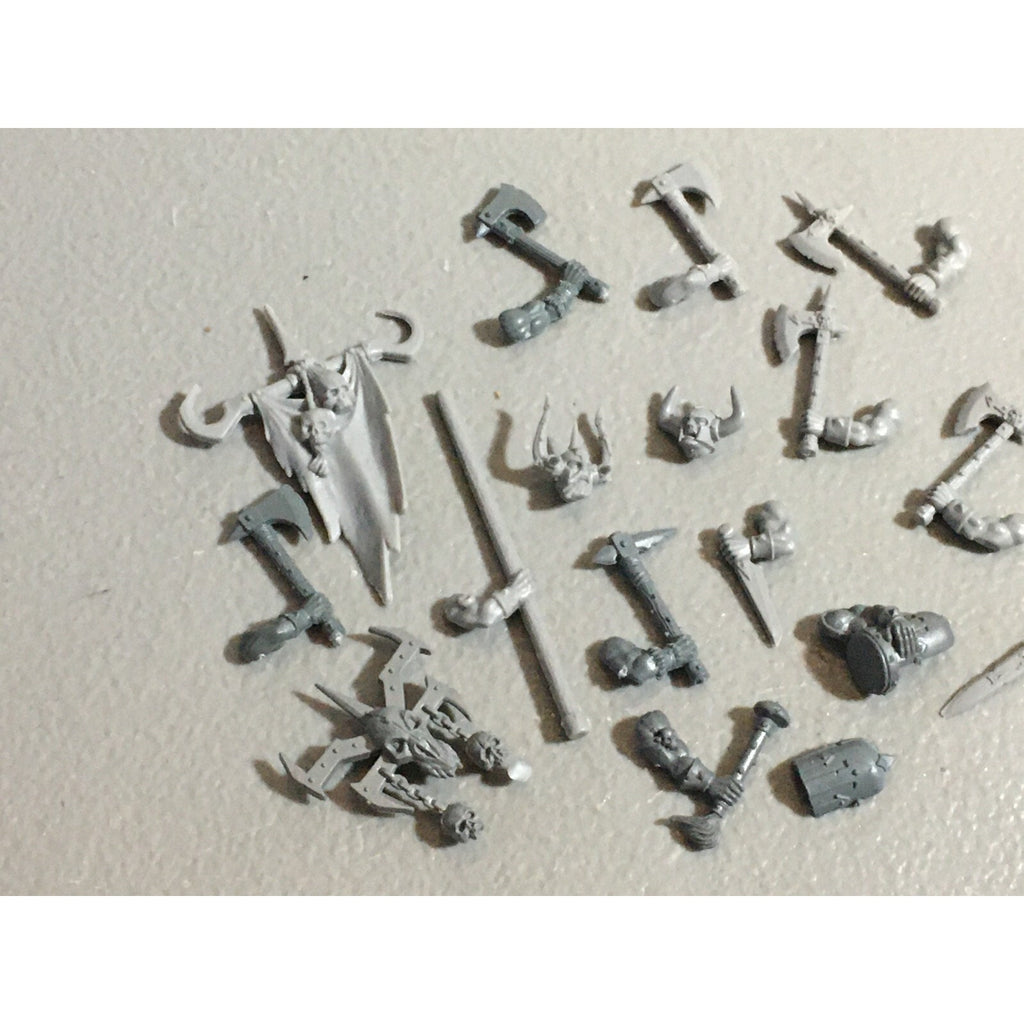 A22182 WARHAMMER FANTASY CHAOS MORTALS BITS LOT MIXED MARAUDER COMMAND & ARMS GW