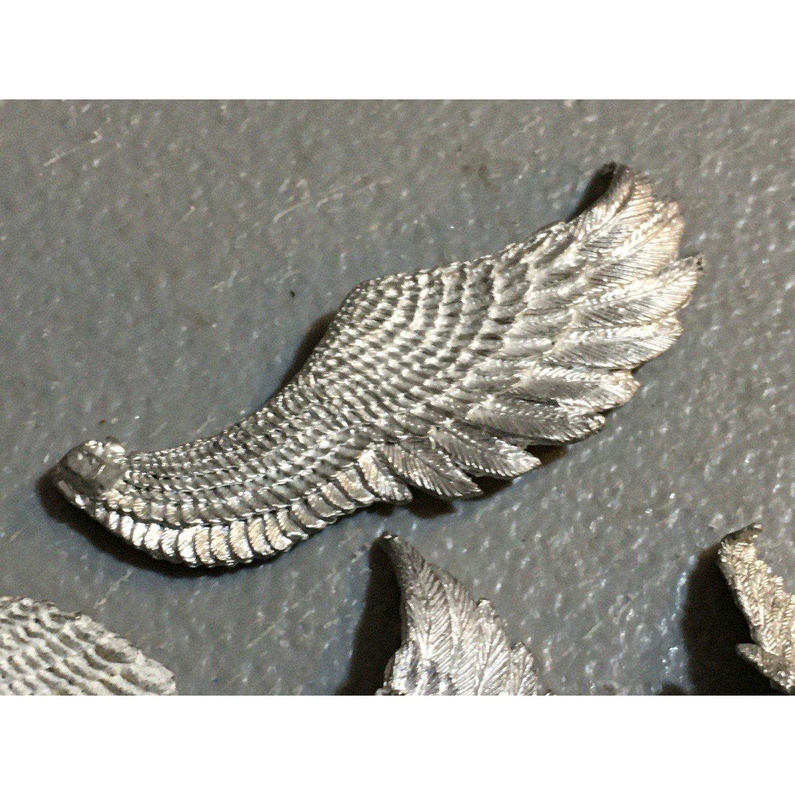 A32497 UNKNOWN METAL MINIATURES BITS LOT FANTASY WINGS DRAGON DEMON ANGEL
