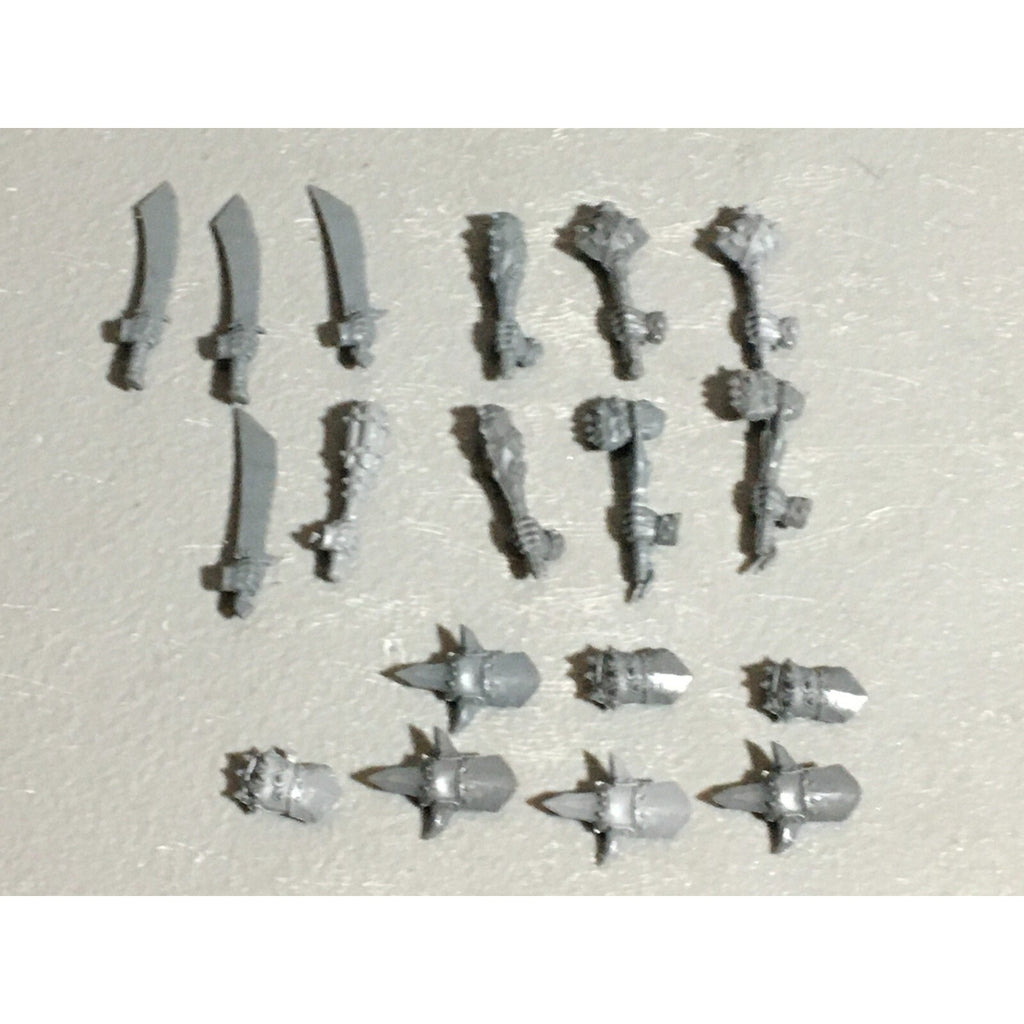 A22592 WARHAMMER FANTASY OGRE KINGDOMS BITS LOT HANDS GAMES WORKSHOP GW