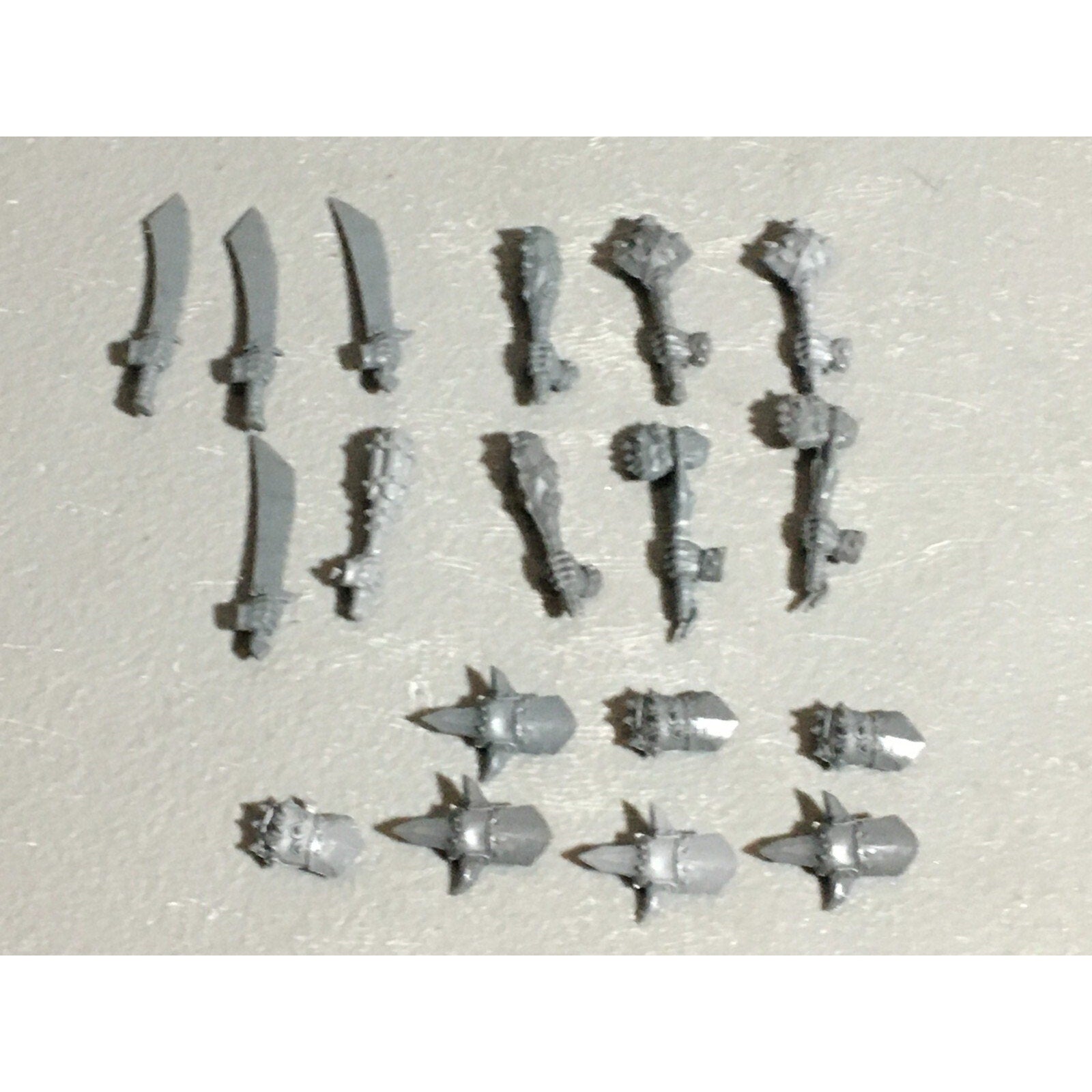 A22592 WARHAMMER FANTASY OGRE KINGDOMS BITS LOT HANDS GAMES WORKSHOP GW