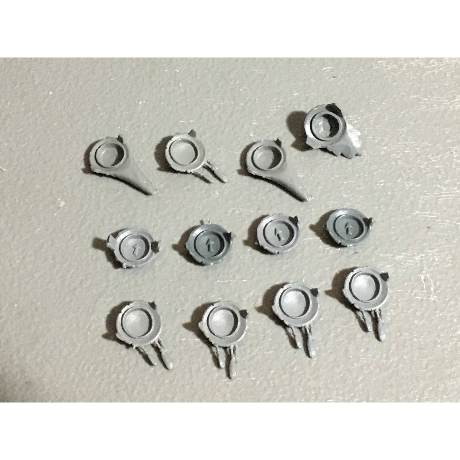 A22583 WARHAMMER FANTASY OGRE KINGDOMS BITS LOT GUT PLATES GAMES WORKSHOP GW