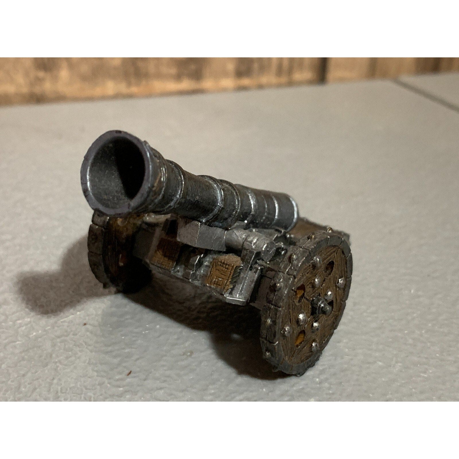 A16892 UNKNOWN MINIATURE TABLETOP WARGAMES CANNON ARTILLERY PLASTIC