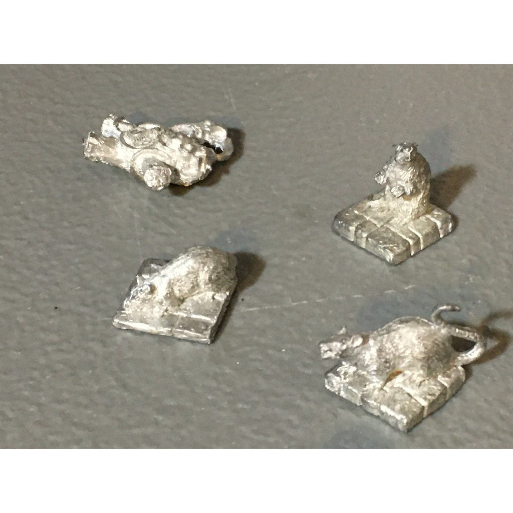A32522 UNKNOWN METAL MINIATURES FAMILIAR? RAT TEDDY BEAR TABLETOP
