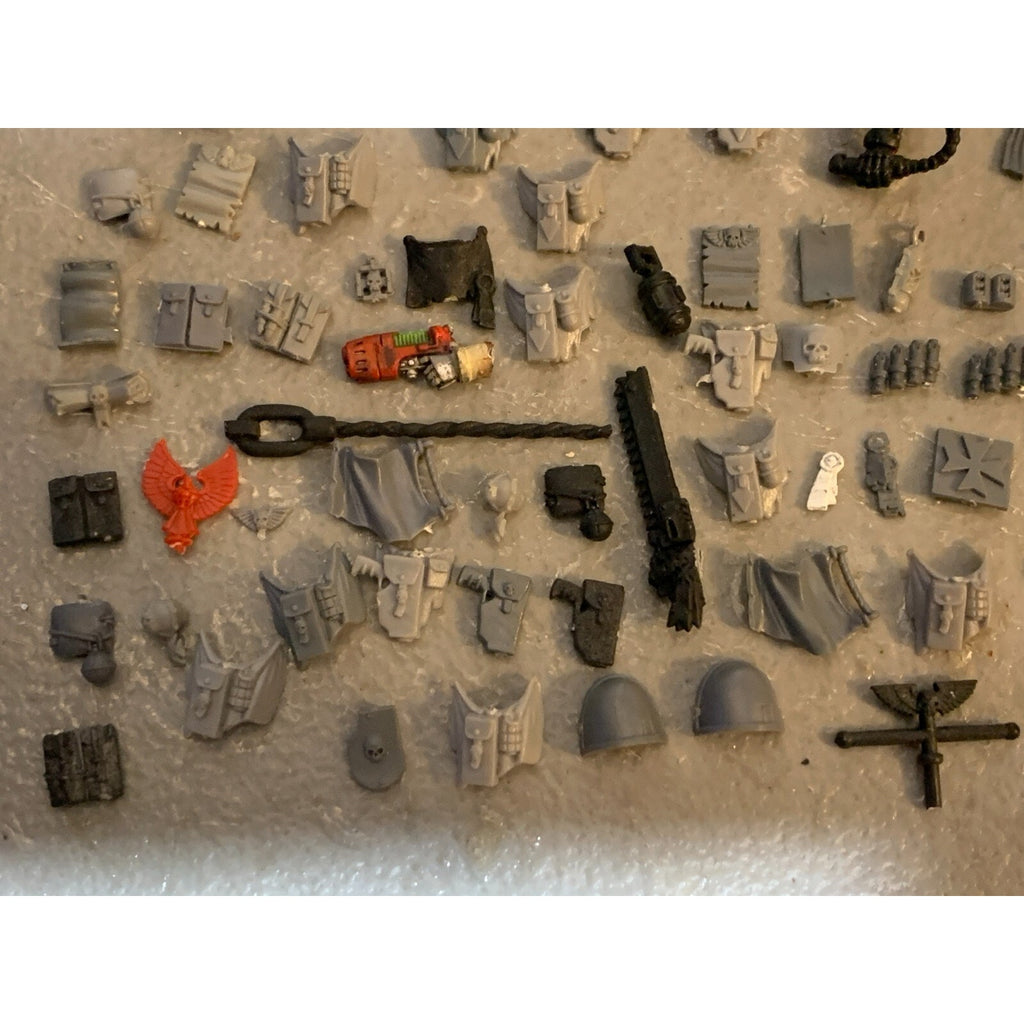 A23328 WARHAMMER 40K SPACE MARINES BITS LOT GUN HOLSTERS HIP ACCESSORIES GW