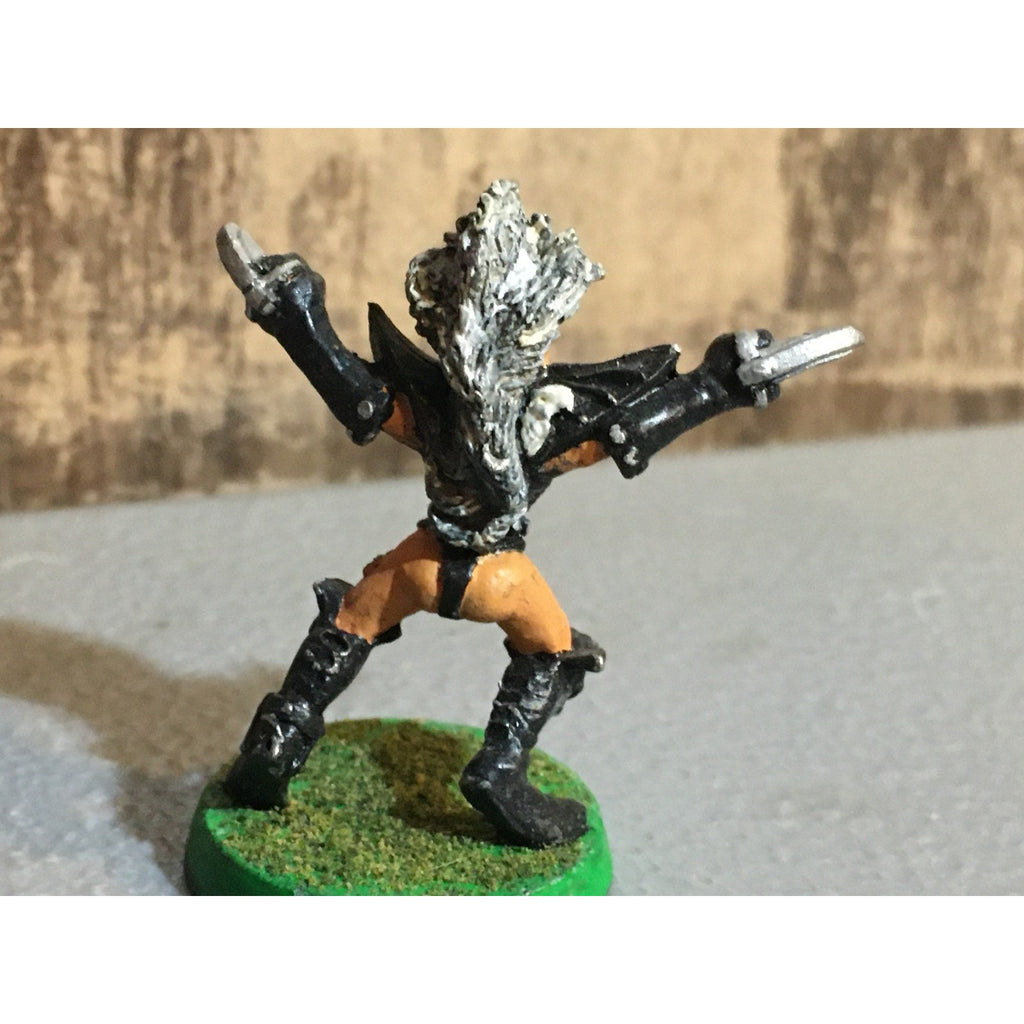 A30121 WARHAMMER BLOOD BOWL METAL DARK ELVES TEAM WITCH ELF PAINT BASE OOP GW