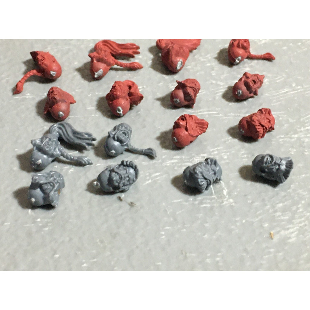 A22548 WARHAMMER 40K SPACE MARINES WOLVES BITS LOT HEADS GAMES WORKSHOP GW