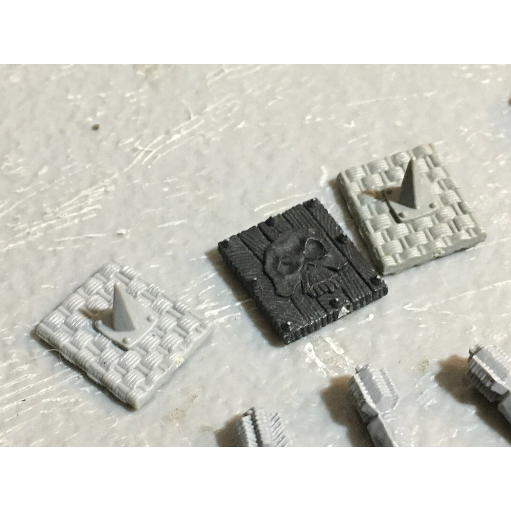 A23433 WARHAMMER FANTASY ORCS & GOBLINS BITS LOT GOBLIN QUIVERS SHIELDS HEADS GW