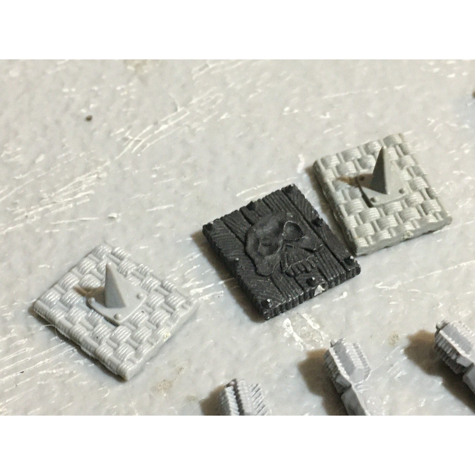 A23433 WARHAMMER FANTASY ORCS & GOBLINS BITS LOT GOBLIN QUIVERS SHIELDS HEADS GW