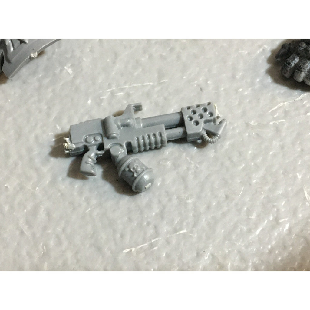 A22989 WARHAMMER 40K SPACE MARINES BITS LOT SWORDS FISTS POWER GW GAMES WORKSHOP