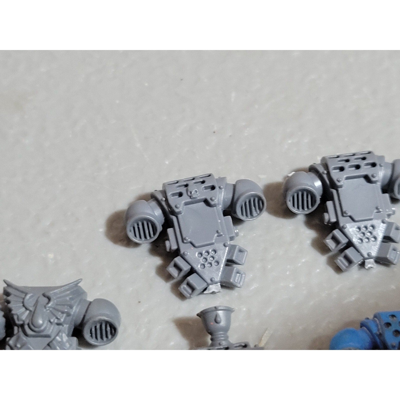 A19066 WARHAMMER 40K SPACE MARINES BLOOD ANGELS BACKPACK 11 PK BITS LOT