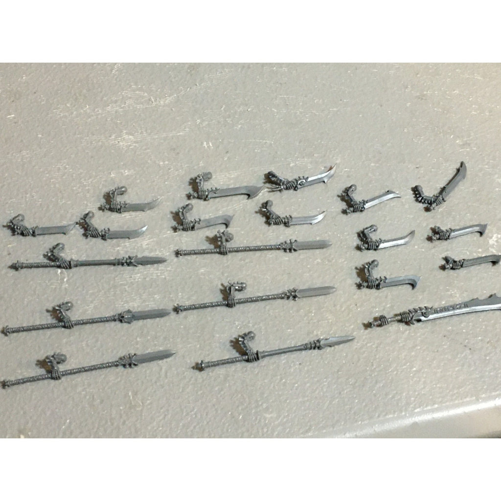 A23227 WARHAMMER FANTASY AOS TOMB KINGS OSSIARCH BITS LOT SPEARS SWORDS GW
