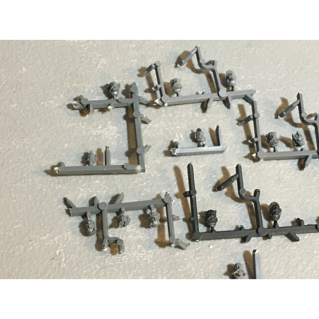A24577B WARHAMMER 40K SPACE MARINES WOLVES BITS LOT HEADS 18 PK GAMES WORKSHOP